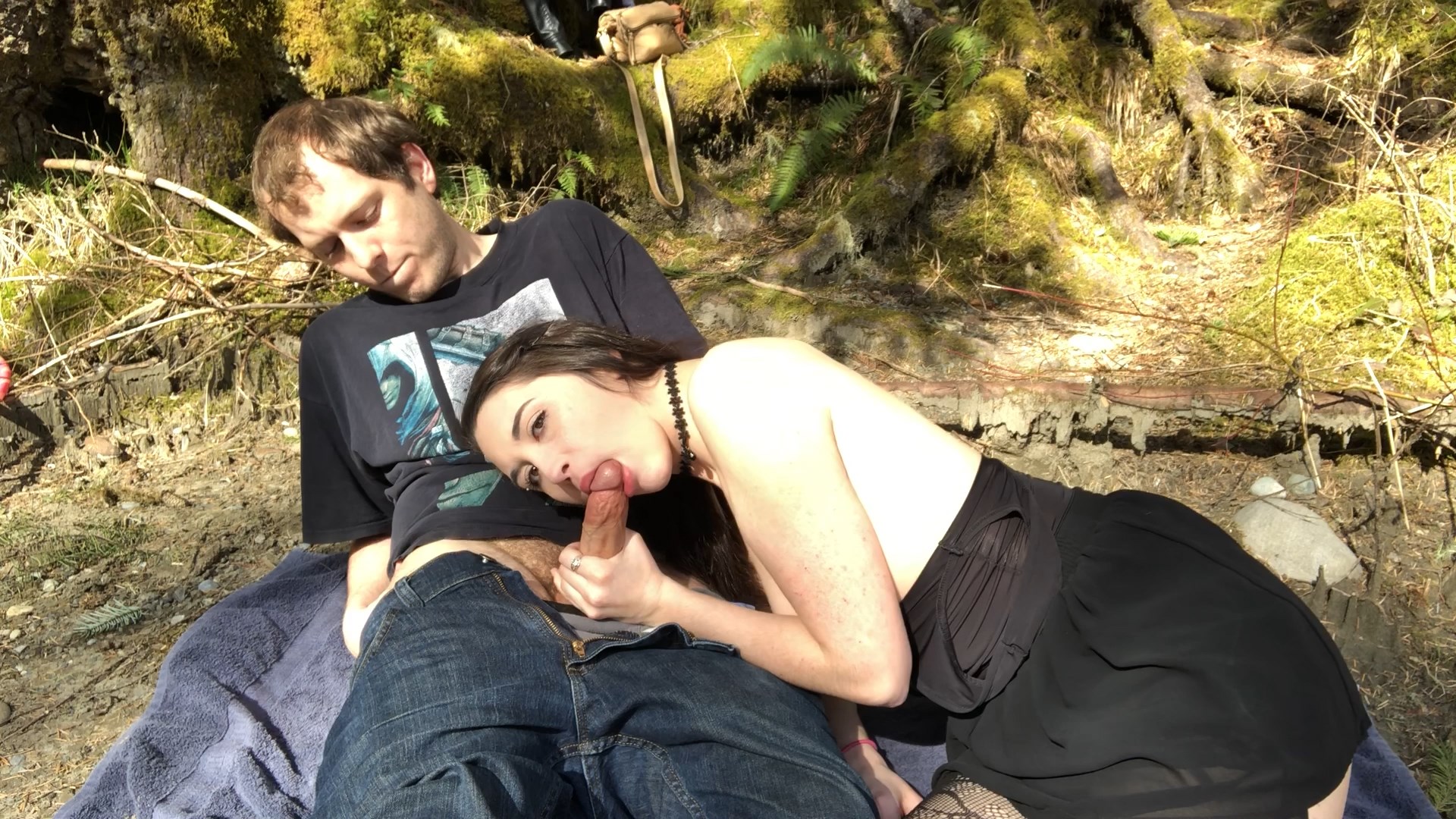 HisGoodKitten - Young couple fuck in the park 1080p