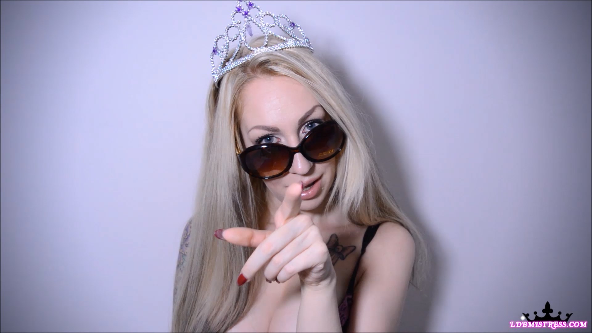 Goddess Isabel - My Special Gift, My Middle FInger 1080p