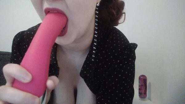 Oiling My Huge Boobs Using My Toy – Princess 96
