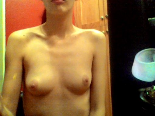 MissKittyMoon – Late Night Topless Dabs Free
