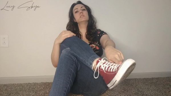 Lucy Skye – Slut for Chucks