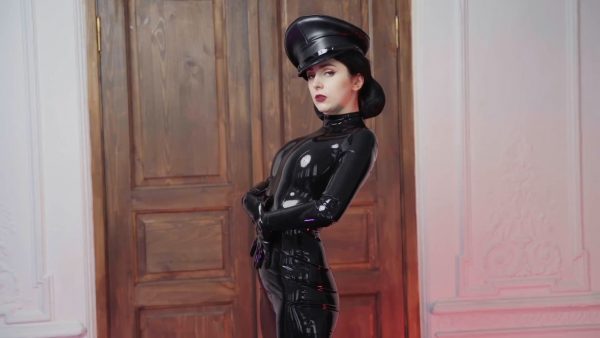 Miss Ellie Mouse – Mistress in Black Latex Dress