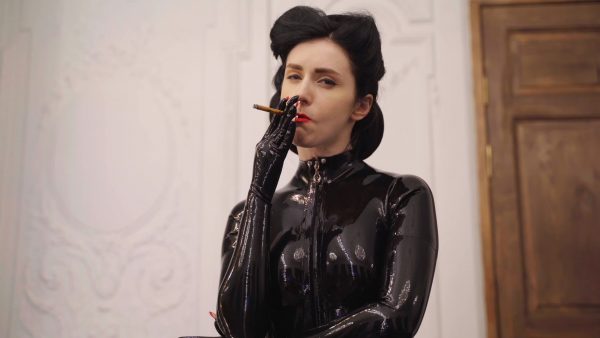 Miss Ellie Mouse – Smoking Latex JOI