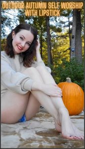 TinyFeetTreat – Outdoor Self Foot Worship with Lipstick