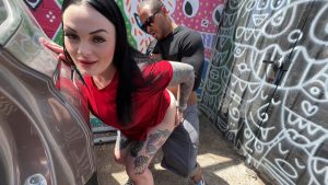 VegaScumQueen – Lexi Mae – Public Blowjob with Fan – Downtown Las Vegas