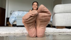 KaylaJaneDanger – Worship Goddesss Feet in Vintage Nylons