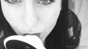 Lips2Tingles ASMR – Black and White 3dio Ear Eating Mouth Fetish
